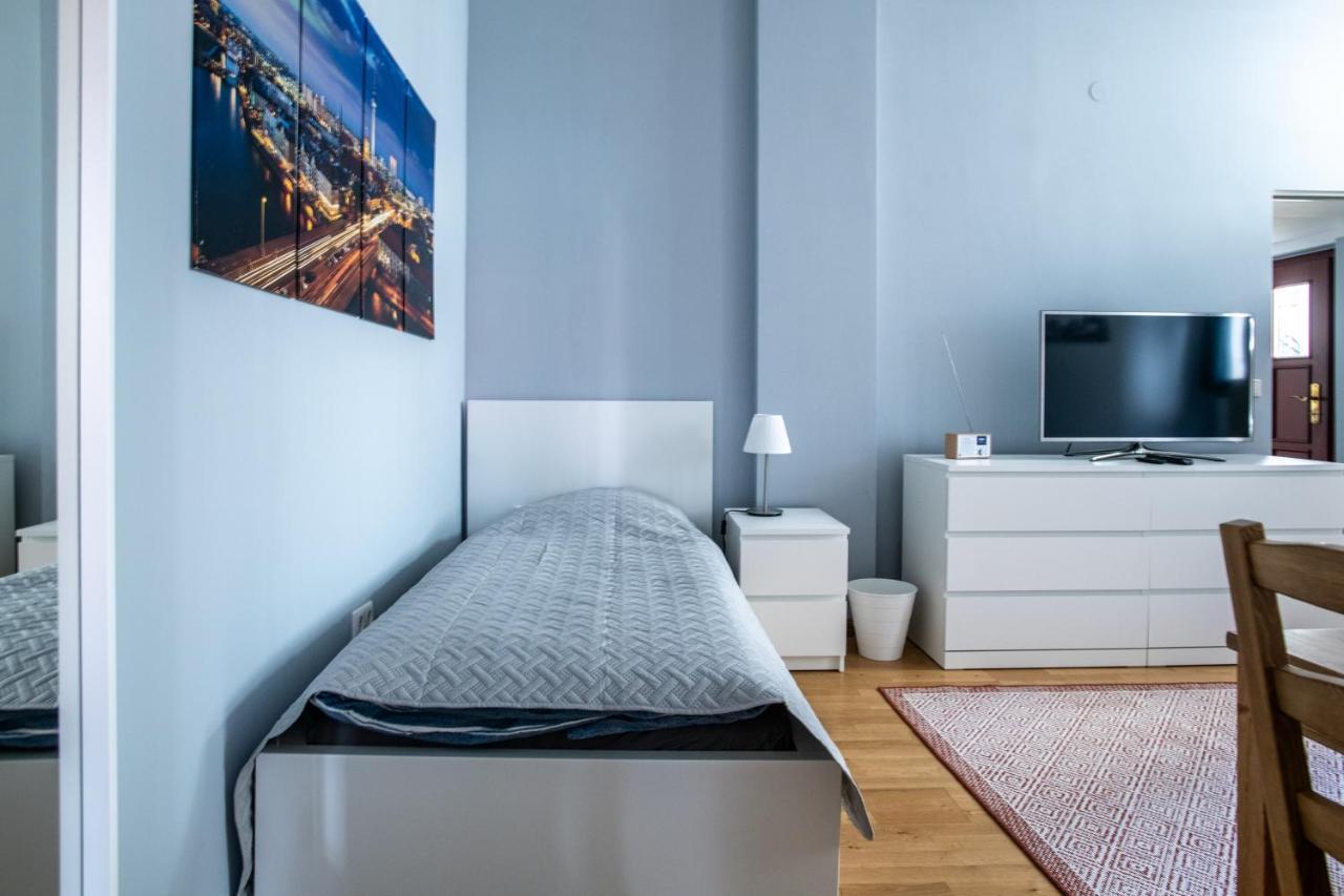 Alt-Berliner Eckkneipe - "Feuchte Ecke" Lägenhet Exteriör bild